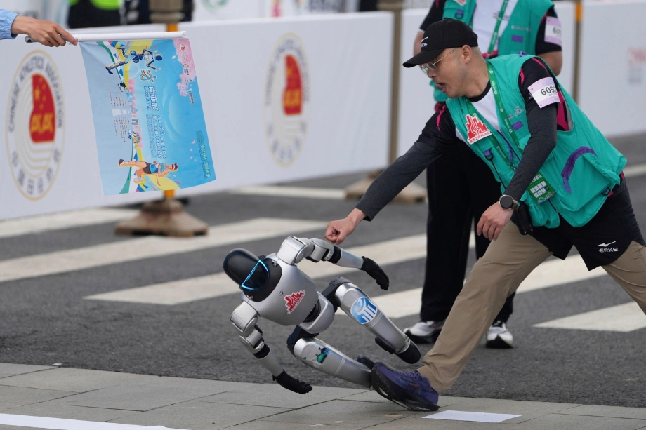 Mô tả về robot hình người